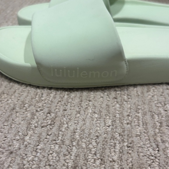 Lululemon Athletica Restfeel Slides - Picture 3 of 5